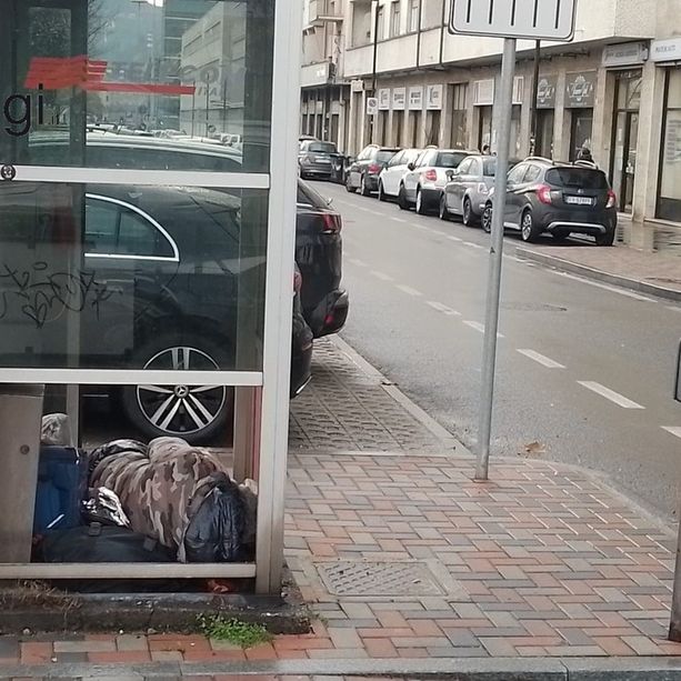 Nuovi poveri, a Torino sempre più anziani e persone sole mangiano in mensa: &quot;Nelle Feste arrivano le famiglie&quot;
