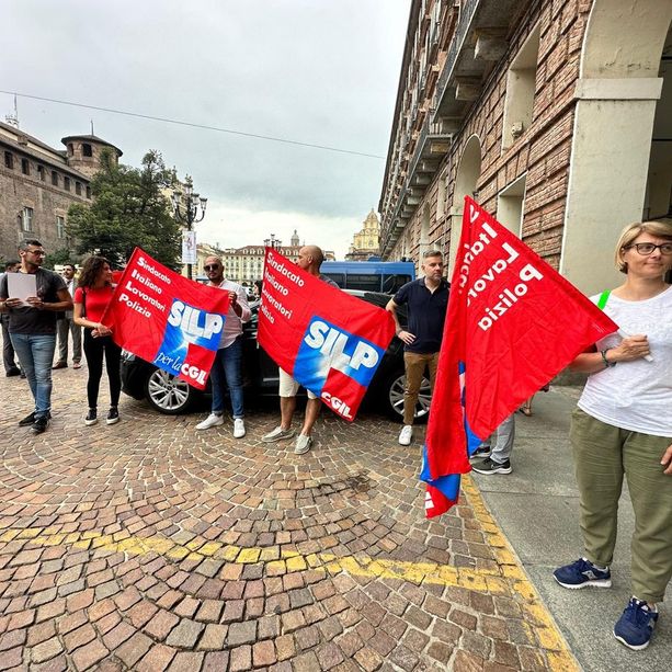Il sindacato di polizia lancia l’SOS: “Persi centinaia di agenti, difficile garantire la sicurezza” [VIDEO]