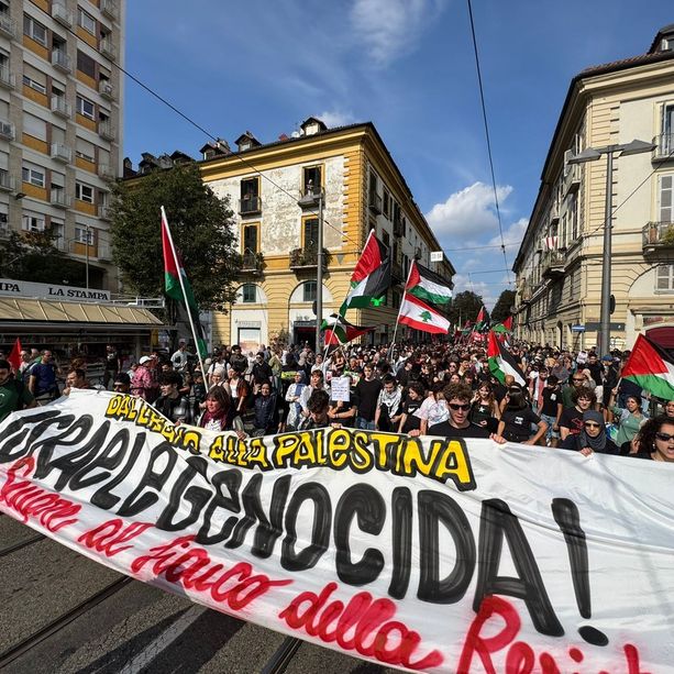 Manifestazione pro Palestina, corteo e disagi nel centro di Torino per questo sabato pomeriggio