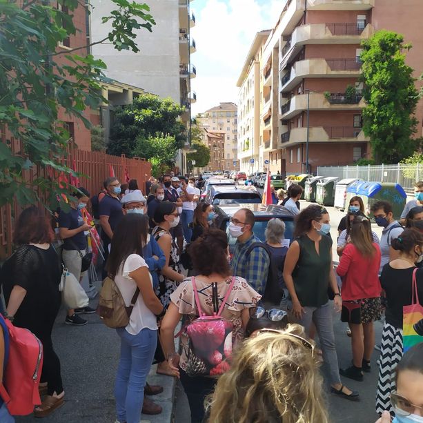 Graduatorie, sicurezza sanitaria, trasporti: l'allarme dei sindacati di base sulla scuola