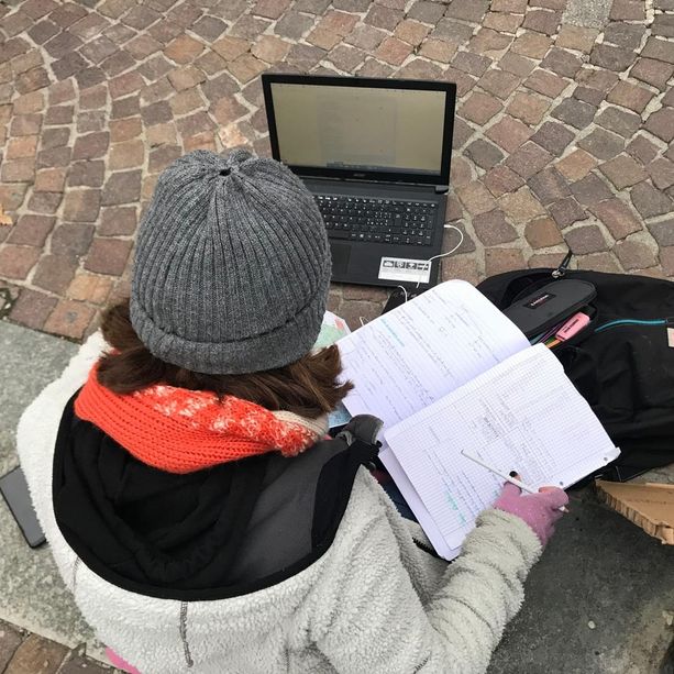 School for Future, gli studenti contro la Dad: “Impossibile studiare in queste condizioni” [VIDEO e FOTO]