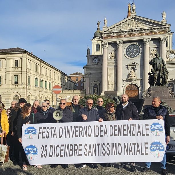 Fratelli d'Italia sulle barricate in difesa del Natale: &quot;Festa d'inverno idea demenziale&quot;
