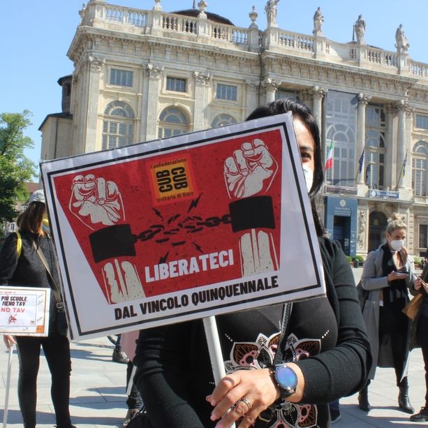 &quot;Abolite il vincolo quinquennale, nega il diritto a spostarsi&quot;: a Torino la rabbia degli insegnanti (VIDEO e FOTO)