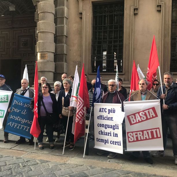Case popolari, l'appello disperato: &quot;Non riusciamo a pagare, la Regione aiuti le famiglie&quot;