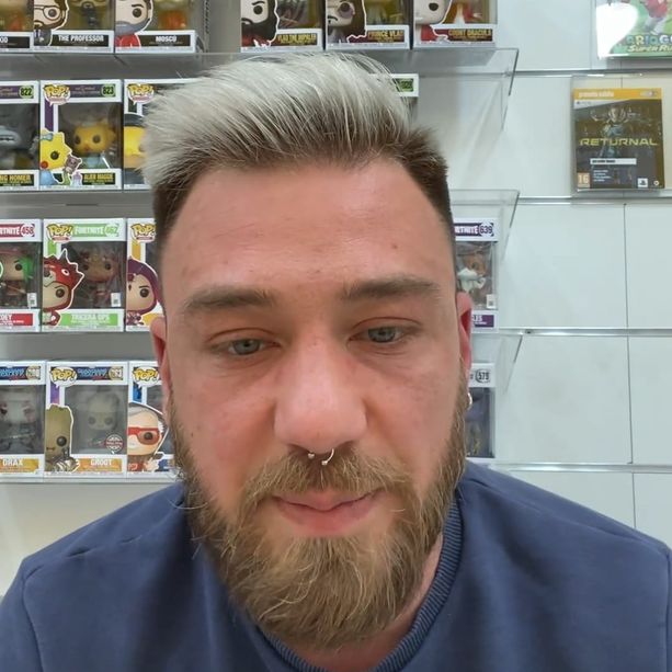 Fermato in monopattino sul marciapiede, trentenne denuncia: &quot;I vigili mi hanno chiamato 'sfigato' e 'ricchione'&quot; [VIDEO]