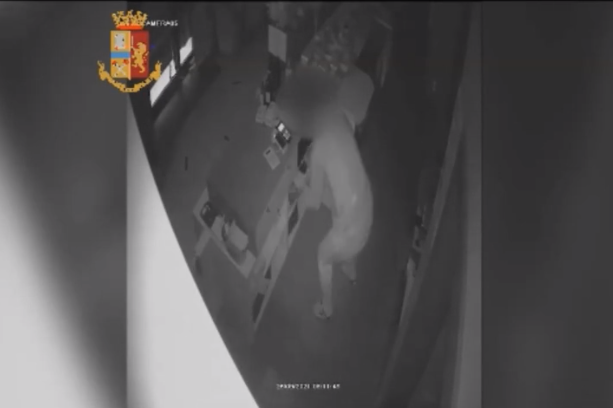 La Casa di Carta? È solo sulla felpa di uno dei due malviventi: incastrati dalle immagini due ladri a Barriera di Milano