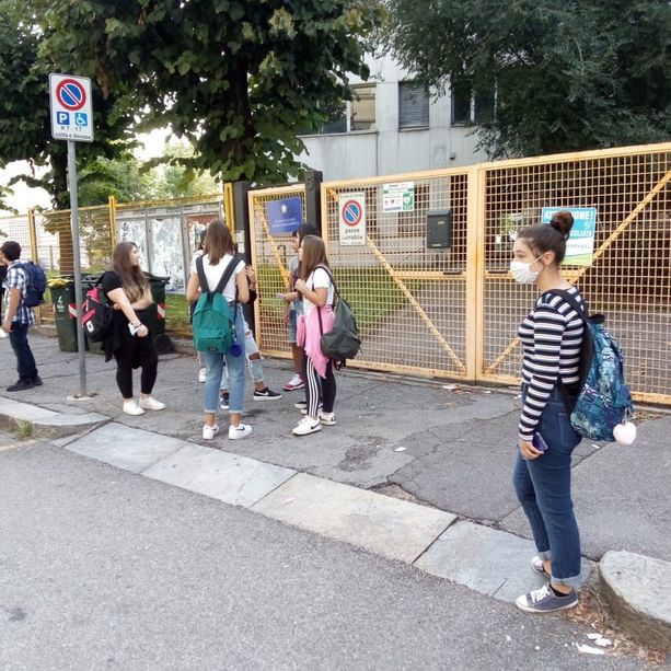 Scuola, da lunedì in Piemonte gli studenti delle superiori torneranno alle lezioni in presenza al 50%