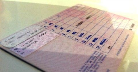 Patente, un amico fa l'esame al posto di un candidato: denunciato