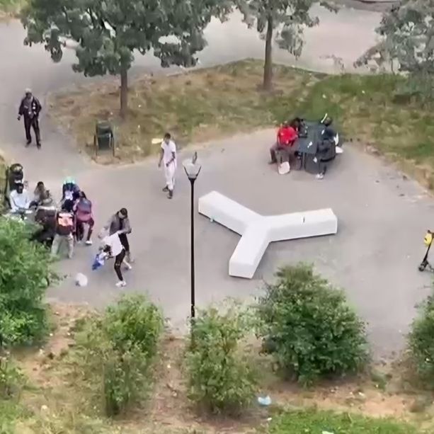 Rissa tra nordafricani ai giardini Madre Teresa, volano anche bottiglie: &quot;Intollerabile&quot;