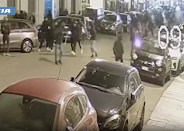 Aria di derby, a Torino: blitz della polizia e pioggia di Daspo nei confronti degli ultras di Juve e Toro [VIDEO]