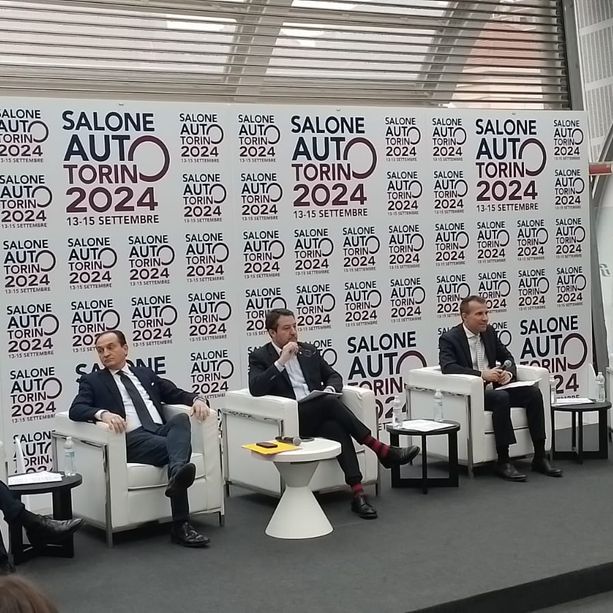 Il Salone dell'auto 2024 riaccende il motore delle polemiche: &quot;Chiudiamo i conti dopo un passato di scelte frettolose&quot;