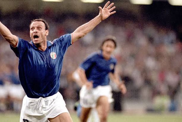 Il mondo del calcio in ansia per Toto' Schillaci, l'eroe delle Notti Magiche