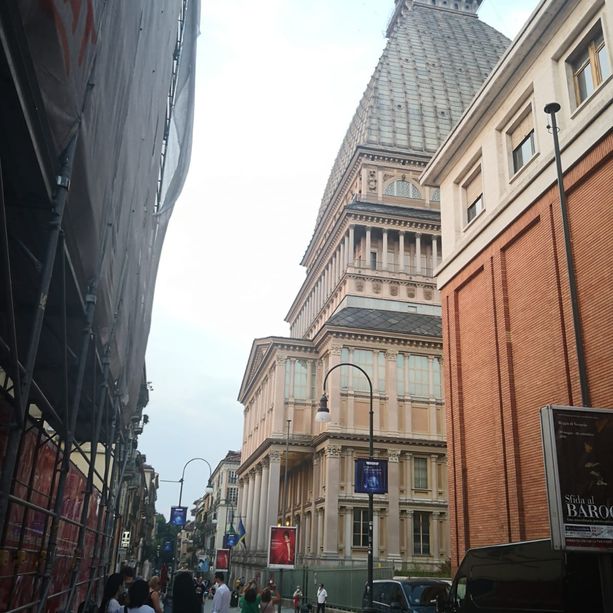 Niente folla in centro a Torino per il San Giovanni del Coronavirus