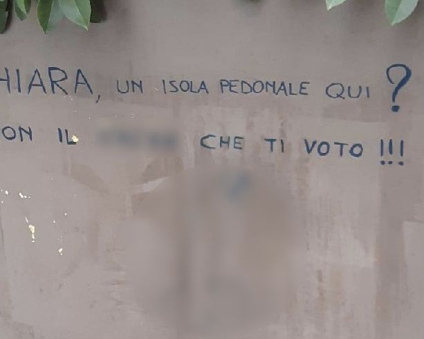 Insulti alla sindaca per l’isola pedonale di fronte all’asilo. Appendino: “Andiamo avanti”