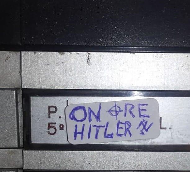 Ricompaiono scritte naziste sul campanello della figlia di un partigiano