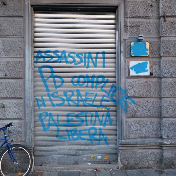 Nuove scritte pro-Palestina e contro il Pd al Circolo San Paolo: &quot;Assassini, complici di Israele&quot;