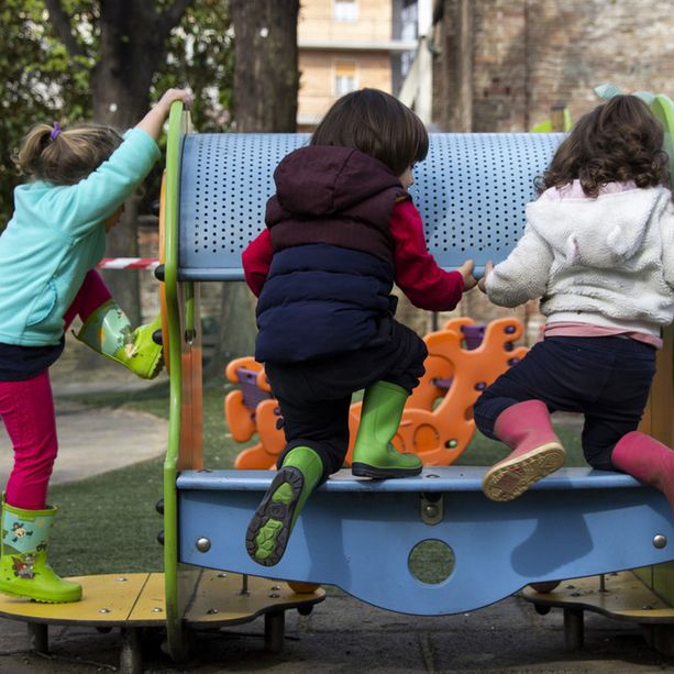 A Torino nascono sempre meno bambini, il rimedio è l'occupazione: &quot;Più le donne lavorano, più figli fanno&quot;