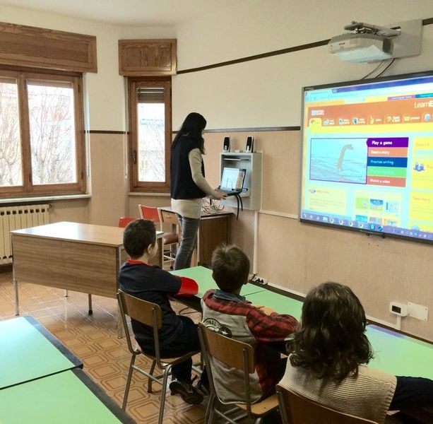 Niente lezioni in presenza, le scuole di lingue rischiano la chiusura. L'appello: &quot;La Regione ci faccia riaprire&quot;