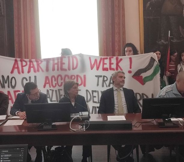 Studenti irrompono al Senato accademico contro gli accordi tra Università e Israele