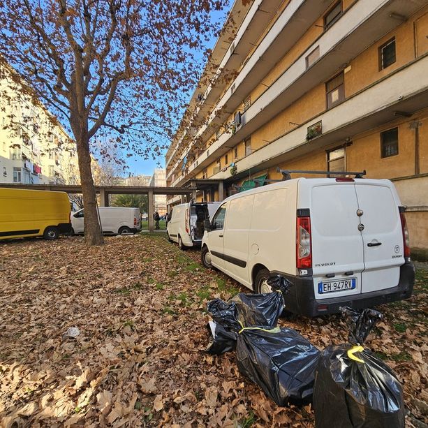 Dopo il rogo, sgomberati 12 alloggi in via Aosta: &quot;Ripristino della legalità nelle case popolari&quot;