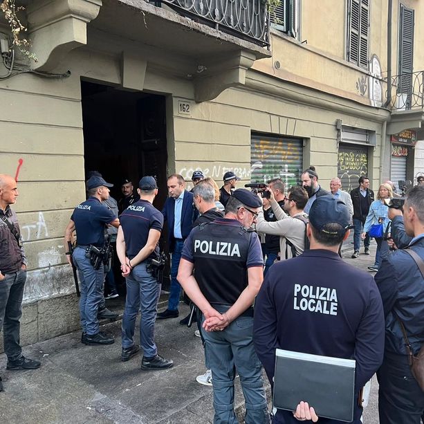Blitz di corso Regina, lo sdegno dei residenti e dell'amministratore: &quot;Qui c'è una guerra mafiosa&quot;. &quot;Situazione tragica&quot; [FOTO]