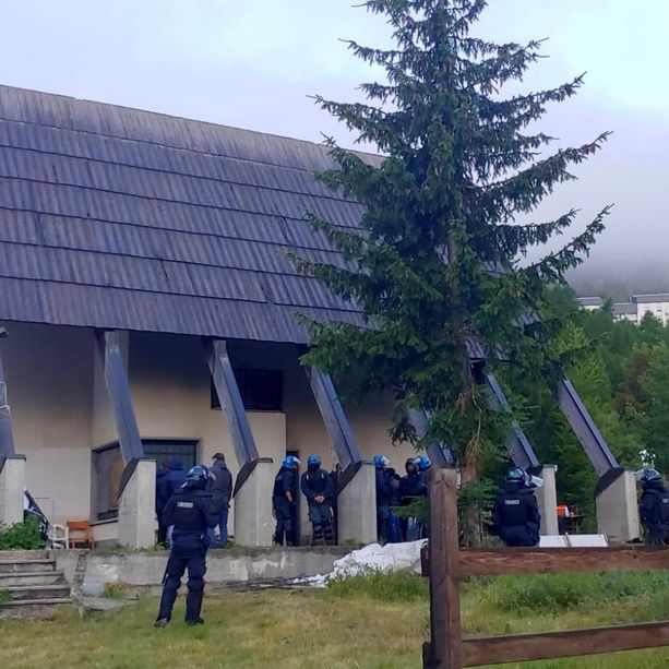 Val Susa, sgomberata l'ex dogana a Claviere