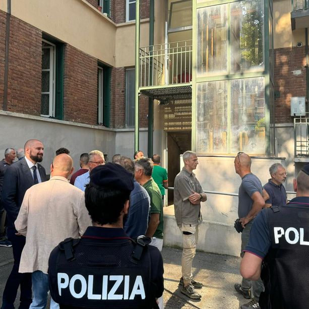 Blitz alle case Atc di via Sospello e corso Grosseto: sgomberati tre alloggi occupati dagli abusivi [FOTO]