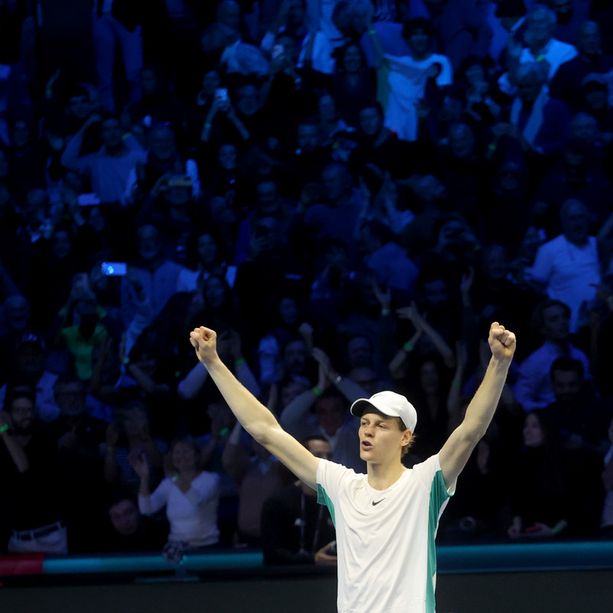 Sinner vince gli Australian Open con una rimonta super (e tira la volata a Torino per le Atp fino al 2030)