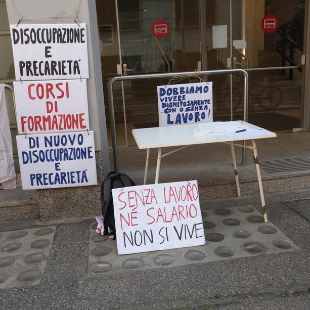 &quot;60 milioni spesi in formazione, ma restiamo precari o disoccupati. Vogliamo dignità” [VIDEO]