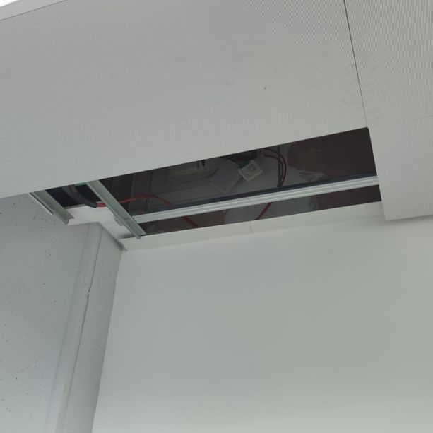 Porte rotte, ascensori e stanze inaccessibili. Sopralluogo delle opposizioni al Grattacielo: &quot;Inaugurato troppo in fretta&quot; [FOTO]