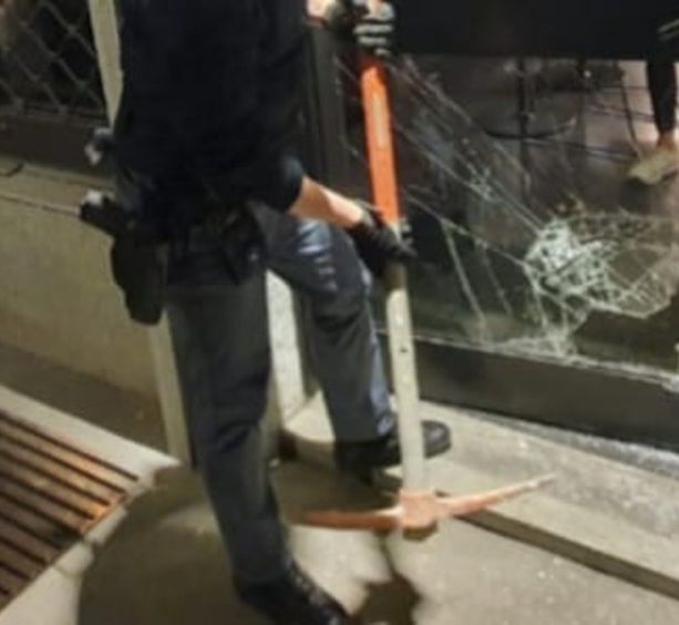 Due spaccate nel corso della notte: quattro persone arrestate da parte della Polizia