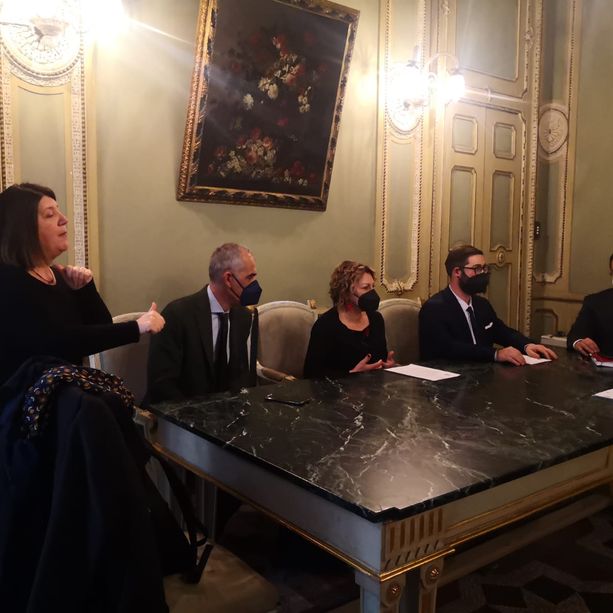 Carta d'identità, per i sordi da marzo all'Anagrafe Centrale arriva l'interprete Lingua dei segni