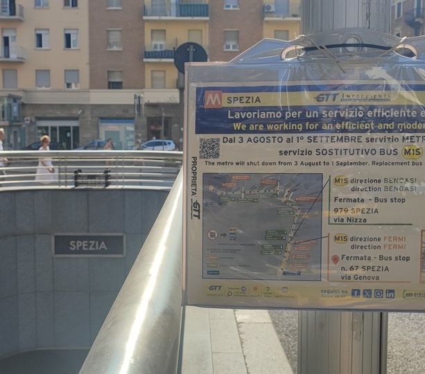 Ultimo giorno di Metro, ecco i qr code che aiutano a trovare la fermata dell'autobus sostitutivo