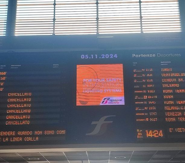 Sciopero treni, a Torino non si parte: corse cancellate e grossi ritardi in seguito all'accoltellamento del capotreno