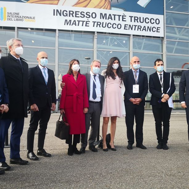 Al via il Salone del Libro, Lagioia: &quot;Edizione che passerà alla storia. Il libro ritrova la sua casa&quot; [FOTO e VIDEO]