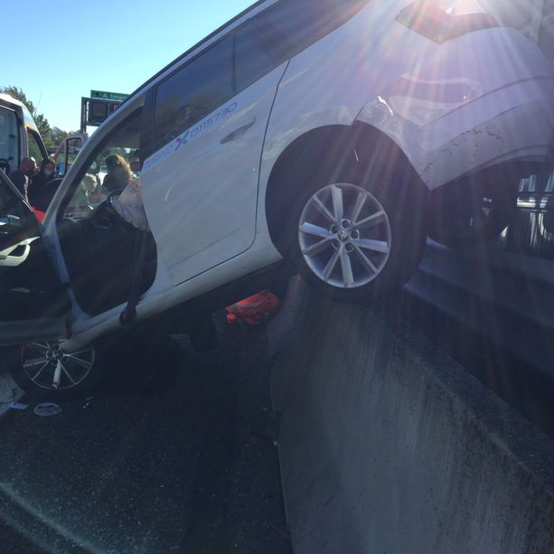 Brutto incidente sulla tangenziale nord di Torino: due persone ferite e traffico in tilt (FOTO)