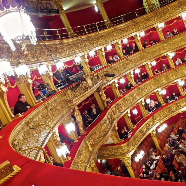Il teatro riparte, ma a posti alterni: a Torino è corsa alla riorganizzazione delle platee