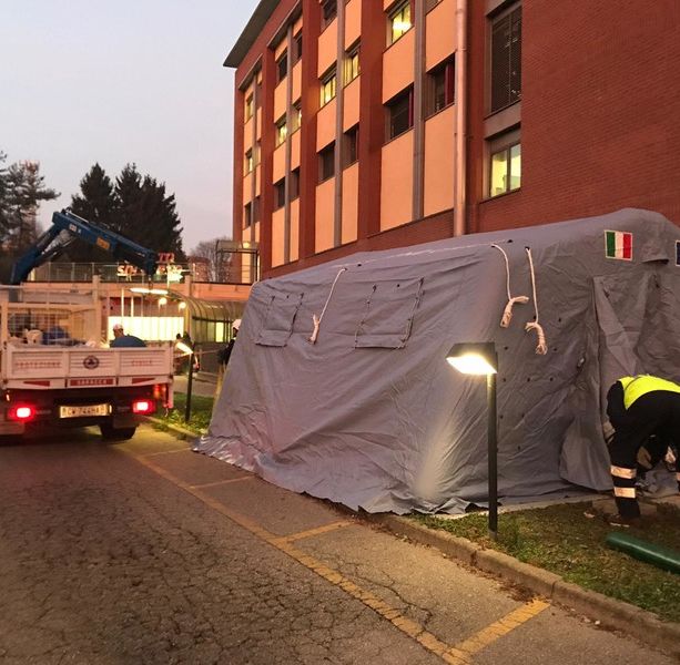 “Eroi” presi a pugni in faccia al San Giovanni Bosco: ancora un infermiere aggredito in ospedale