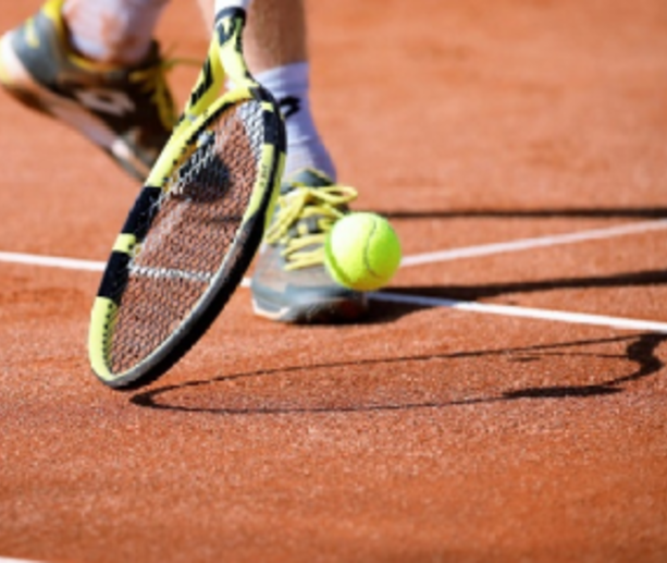 Il tennis allunga la vita: sotto rete si guadagnano quasi 10 anni. Lo dice la scienza (ma pure Pietrangeli)