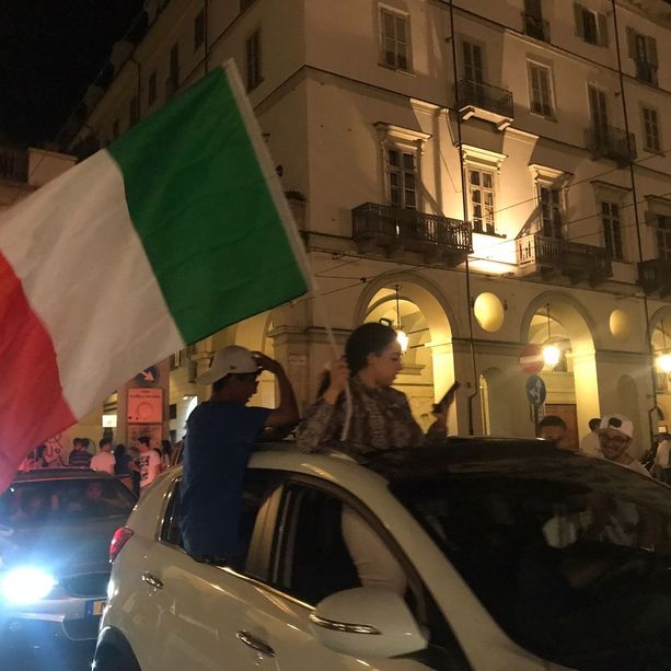L'ITALIA E' CAMPIONE D'EUROPA: battuta l'Inghilterra, a Torino festa in piazza, fuochi d'artificio e caroselli [FOTO E VIDEO]