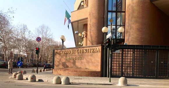 La fuga da film finisce nella notte: ripreso l'uomo evaso dal tribunale durante il processo