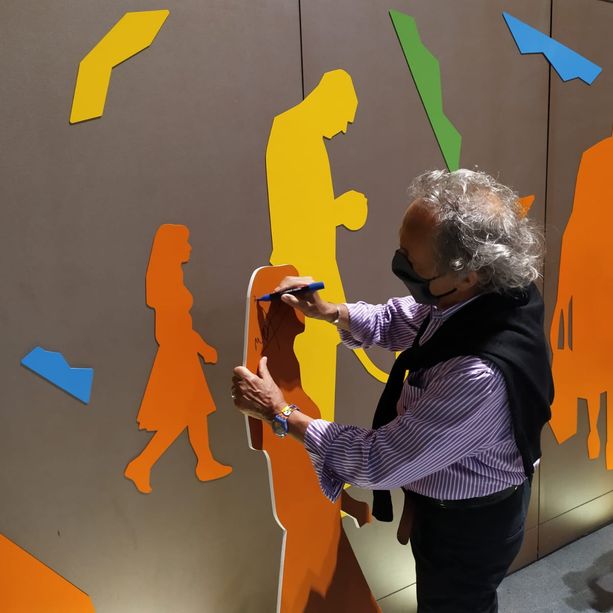 Ugo Nespolo mette la sua firma anche sulla stazione della metro di Porta Nuova [FOTO e VIDEO]