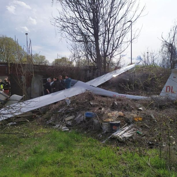 Aliante precipita al Campo Volo di Torino, miracolosamente illese le due persone a bordo