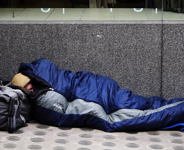 Clochard: a Torino stanziati 8,6 milioni di euro per gestire l'emergenza e non lasciare indietro nessuno