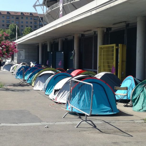 Vascomania a Torino: conto alla rovescia per l'ultima data del tour. E c'è già chi cerca parcheggio per domani sera