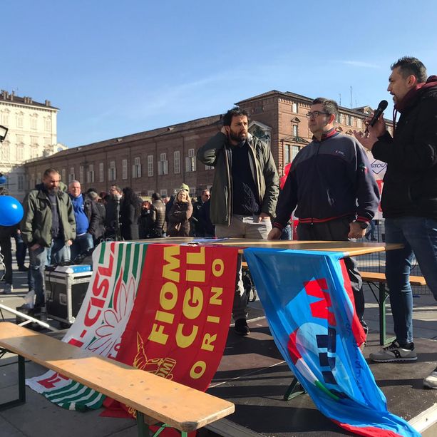 Le bollette, le telefonate delle banche per i mutui, la spesa fatta dagli amici: ecco le vere facce della Vertenza Torino [FOTO e VIDEO]