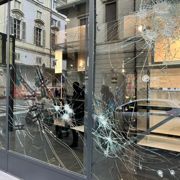 Furia anarchica, Lo Russo visita i negozianti colpiti: “Il corteo voleva devastare Porta Nuova” [FOTO e VIDEO]