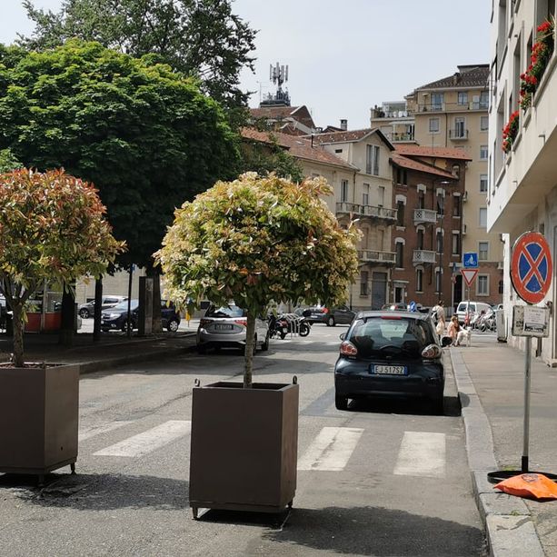 Cit Turin, la contestata &quot;piazzetta verde&quot; è realtà: da oggi il tratto finale di via Coazze è pedonale