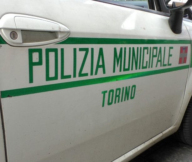 Diffamarono vigili urbani su Facebook: hater andranno a processo