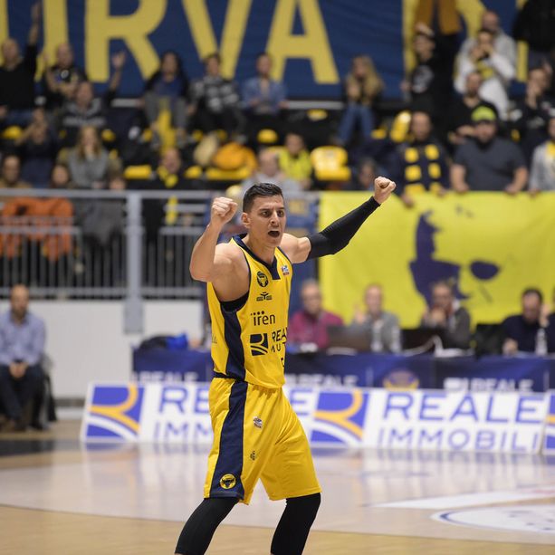 A2, vittoria e primo posto in classifica per la Reale Mutua Basket Torino